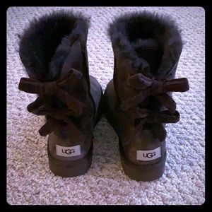 ❣️New authentic Uggs size 7❣️